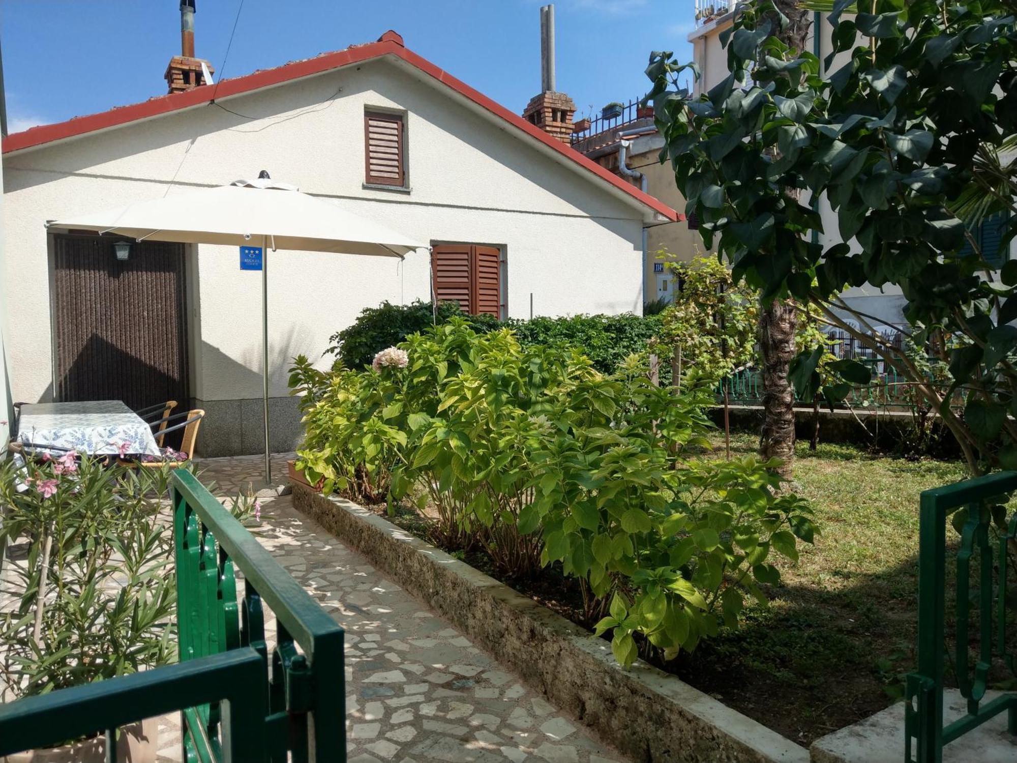Holiday House Palma Dobrinj ภายนอก รูปภาพ